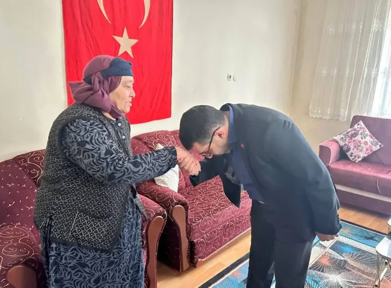 AK Parti Milletvekili Adem Çalkın’dan Şehit Ailesinin Anneler Günü’nü kutladı