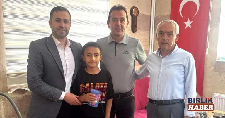 Aksaray’da Öğrenci Kumbarasını Hayır İşlerine Bağışladı