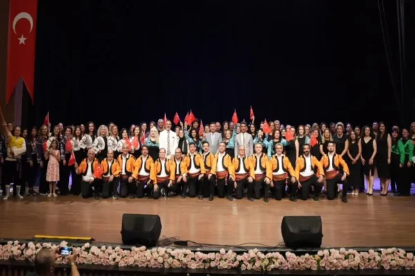 Maarif yıl sonu programı beğeni topladı