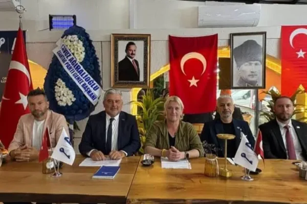 Anahtar Parti Karadeniz Ereğli’de ilçe yönetimini tanıttı