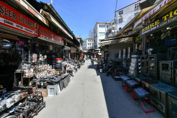 ABB’den Tenekeciler Caddesi’ne estetik dokunuş
