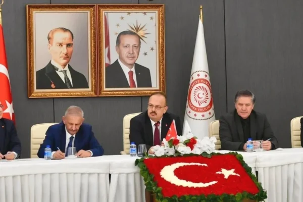 Ankara Valisi Yakup Canbolat, il müdürleri ile buluştu ve değerlendirme toplantısı düzenledi