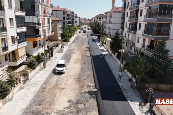 Kılıçarslan Mahallesi’nde Yollar Sıcak Asfaltla Yenileniyor