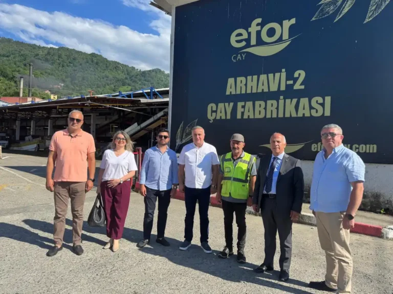 Artvin Ticaret Borsası Heyeti, çay fabrikasını inceledi