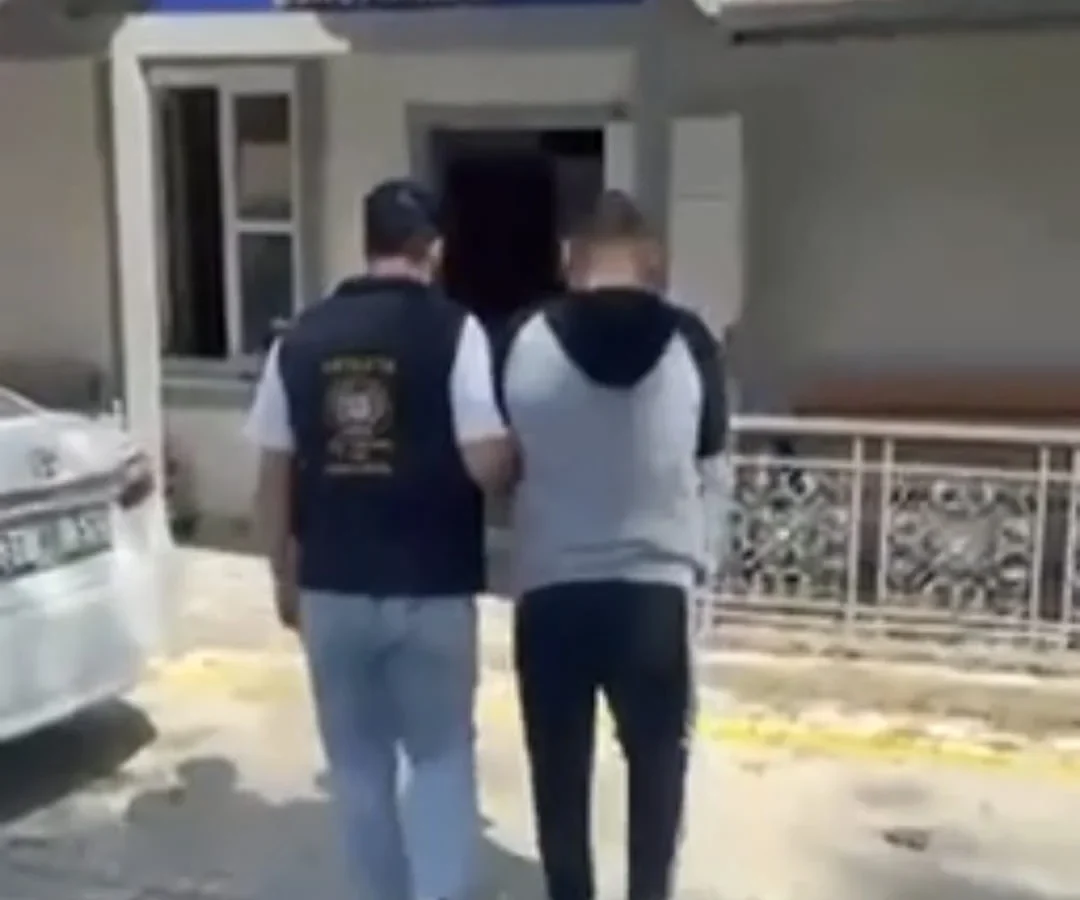 Hatay’da dolandırıcılıktan aranan şahıs tutuklandı
