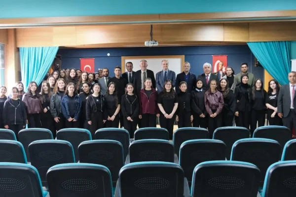 Gürün’de bilim insanları öğrencilerle buluştu