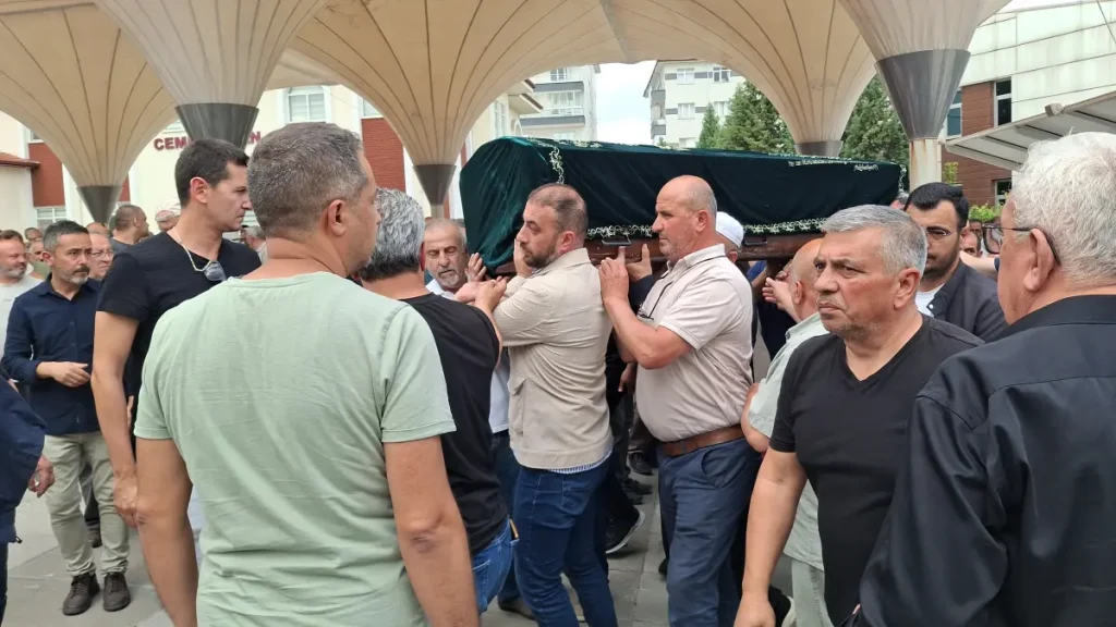 Beypazarı’nın akil insanlarından emekli öğretmen Mesut Ünsal hoca defin edildi