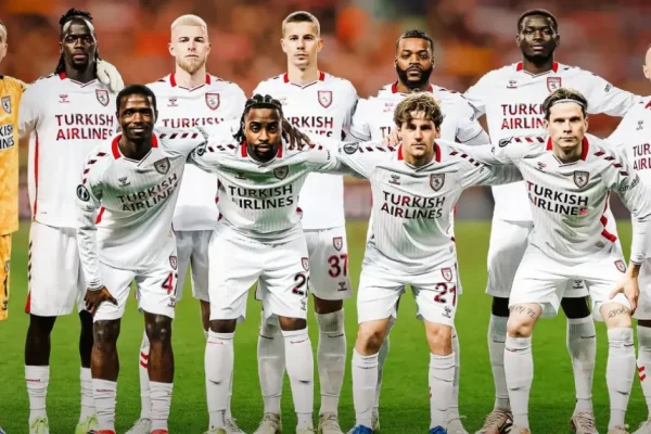 Samsunspor’da 4 futbolcuyla yollar ayrıldı