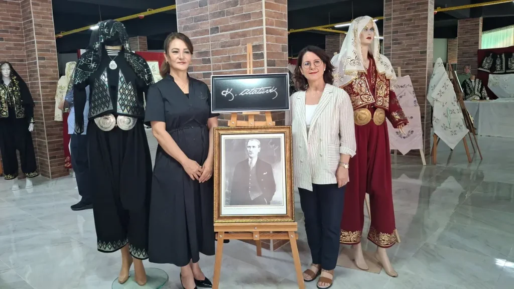 Beypazarı’nda yıl sonu sergisi ziyaretçilerini ağırlamaya başladı