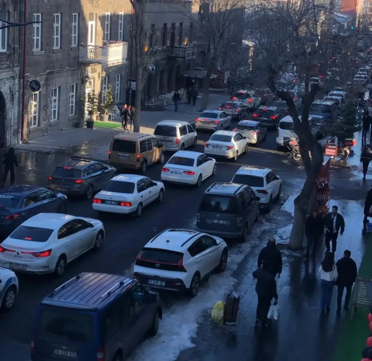 Kars’ta araç sayısı 55 bin eşiğini geçti