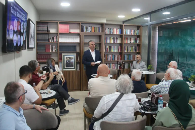 Eskader’in düzenlediği “Babıabi Sohbetleri” Programında, D. Mehmet Doğan konuşuldu