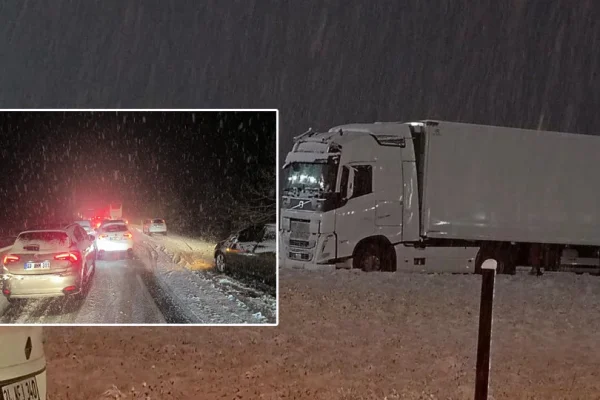 Afyon-İzmir yolu kar nedeniyle kapandı