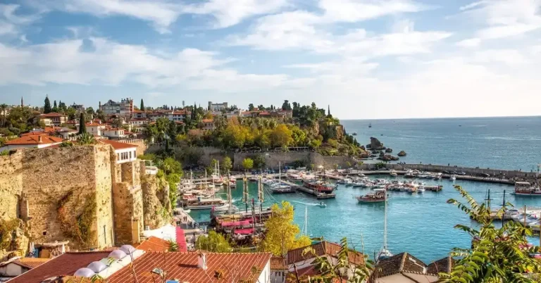 Turizm geliri yılın ilk çeyreğinde 9,9 milyar dolara yaklaştı