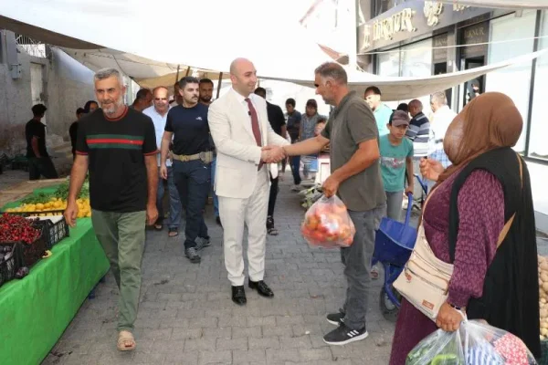 “Kaymakam Çakal, Ceylanpınar semt pazarında vatandaşlarla buluştu”