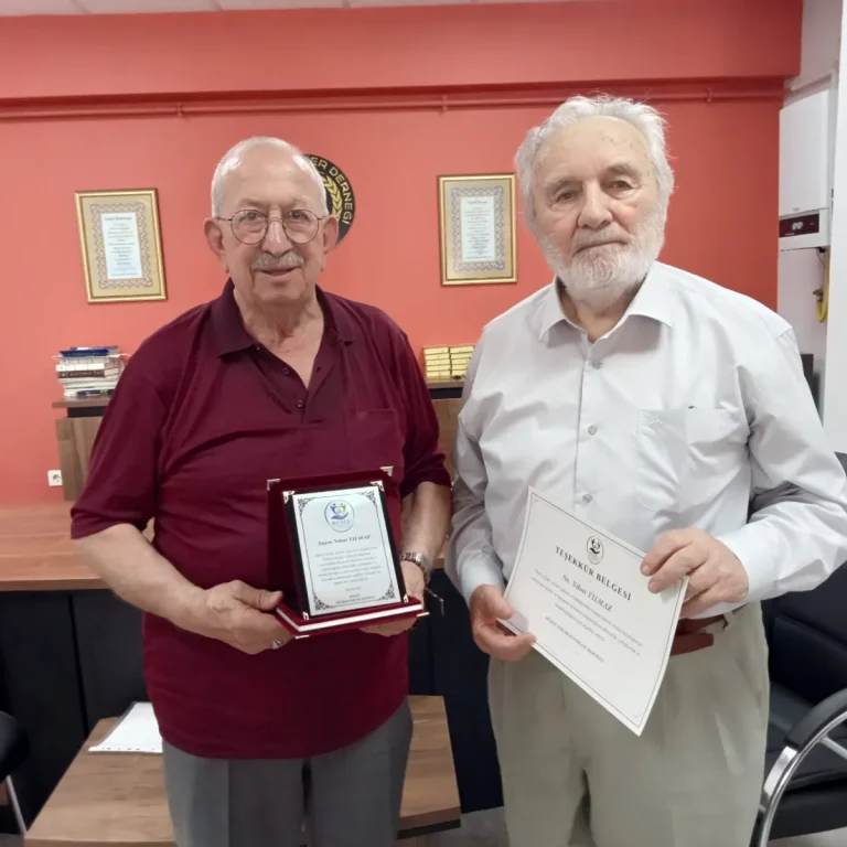 İyilikseverler Derneği’nden kurucu başkan Nihat Yılmaz’a teşekkür