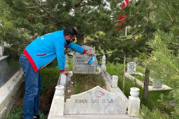 Susuz’da şehit kabristanları Bayram Öncesi hazırlandı