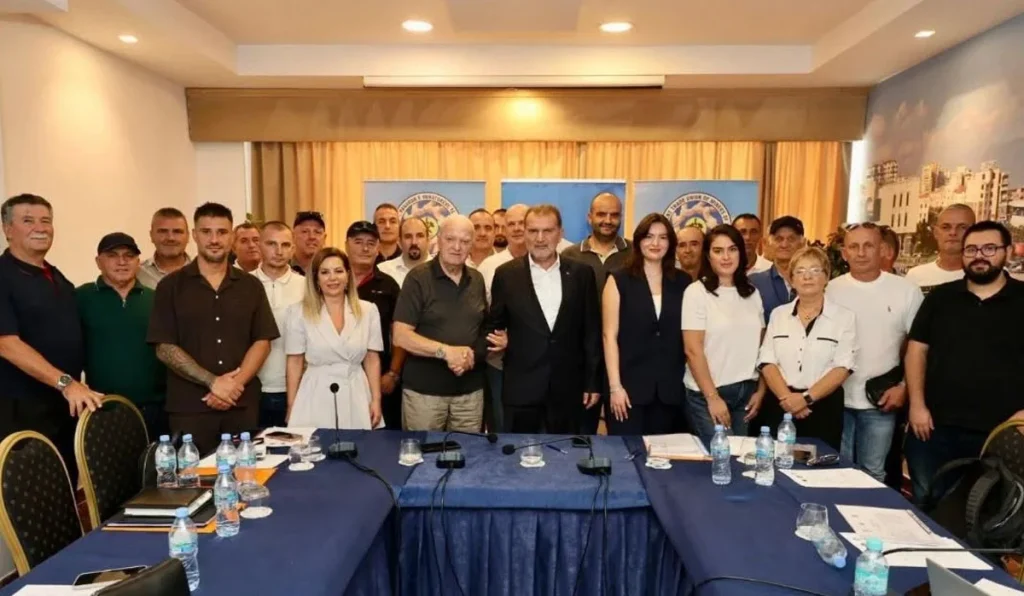 Türkiye Denizciler Sendikası Genel Başkanı İrfan Mete Arnavutluk’ta