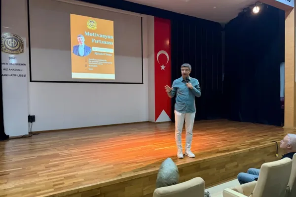 Çekmeköy’de öğrencilere LGS ve YKS semineri düzenlendi