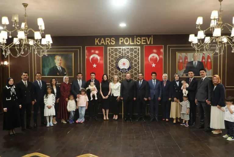 Kars’ta görev yeri değişen mülki idare amirlerine veda programı