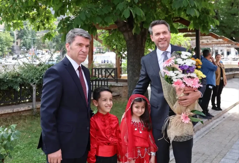 Enerji ve Tabii Kaynaklar Bakanı Alparslan Bayraktar Amasya’da