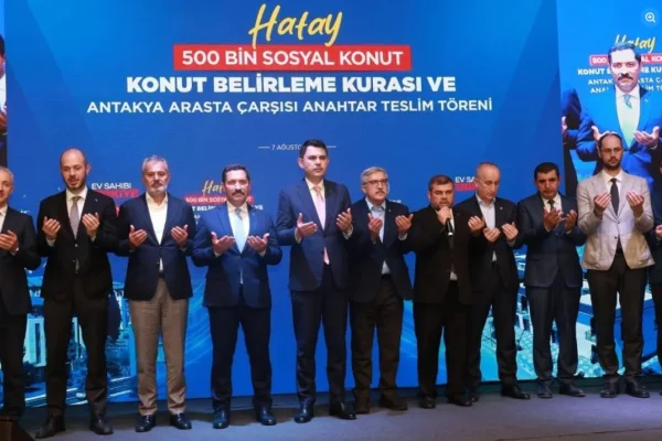 Bakan Kurum: Omuz omuza vererek zorlukları aştık