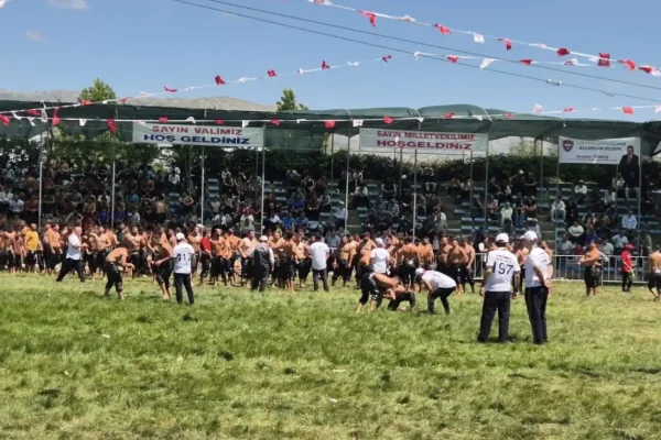 Uluborlu’da festival coşkusu, er meydanında kıyasıya mücadele