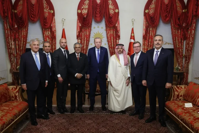 Cumhurbaşkanı Erdoğan, İstanbul’da dışişleri bakanlarını kabul etti