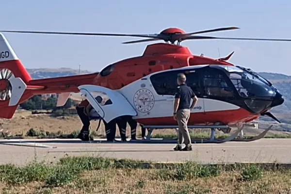 Kalp krizi geçiren 70 yaşındaki kadın hava ambulansıyla Ankara’ya sevk edildi
