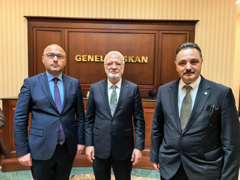 TİMBİR AK Parti Genel Merkezi’nde: basına yönelik ‘tasarruf tedbirleri’ gündemde