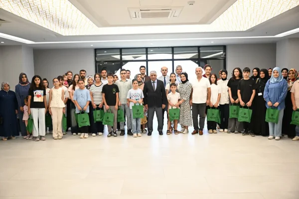 Yeşilyurt Belediyesi’nden başarılı öğrencilere ödül