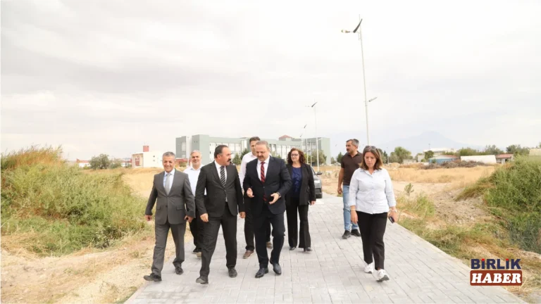 ASÜ kampüsü ile Mahperi Hatun Kız Öğrenci Yurdu arasına yürüyüş yolu
