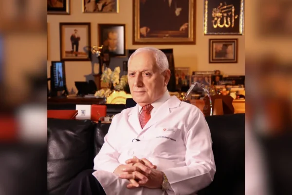 Prof. Dr. Haberal’dan 30 Ağustos Mesajı: Esarete karşı cesaretin, umutsuzluğa karşı direncin zaferidir