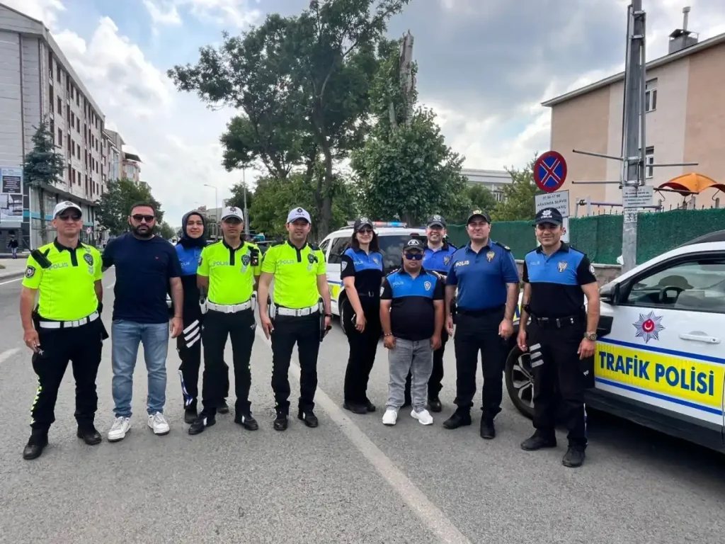 Kars’ta özel gereksinimli Ömer’in polislik hayali gerçek oldu