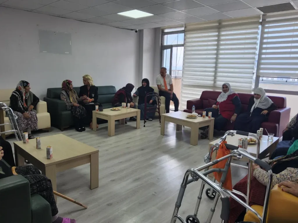 Kars Açık Kapı’dan huzurevi sakinlerine ziyaret