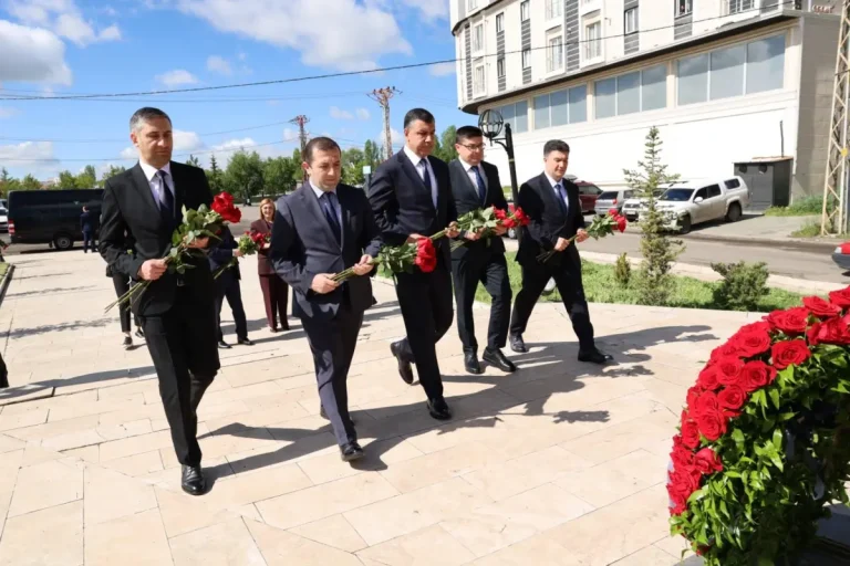 Azerbaycan ve Türkiye’nin Başsavcıları Kars’ta bir dizi temasta bulundu