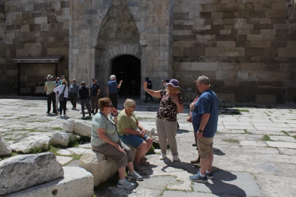 Turistler, Türk dizilerinden etkilenip Sultanhanı’na geliyor