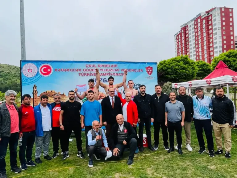 Elazığlı Pehlivan Bedirhan Çiçek Türkiye ikincisi oldu