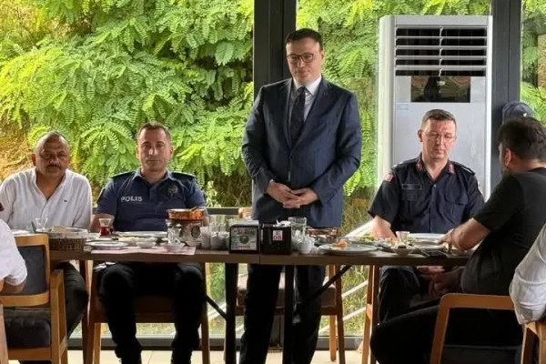Tirebolulu muhtarlar yeni kaymakamla tanışma ve istişare toplantısına katıldı