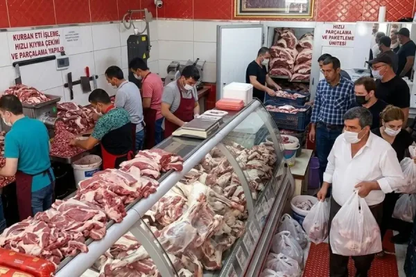 Kars’ta bayram sonrası “kıyma mesaisi”
