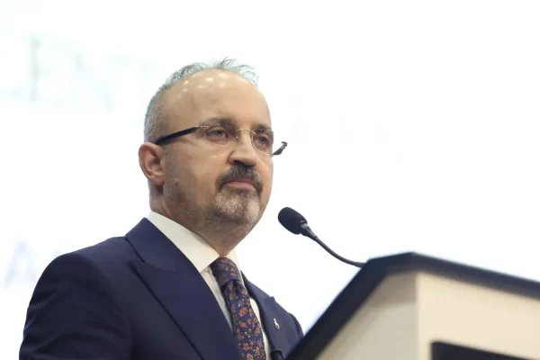 İçişleri Bakan Yardımcısı Turan: AK Parti, milletin Türkiye hayaline giydirilen “deli gömleğinin” yırtılmasıdır