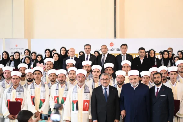 İlim ve irfan yolunda başarı: 111 hafıza icazet takdimi