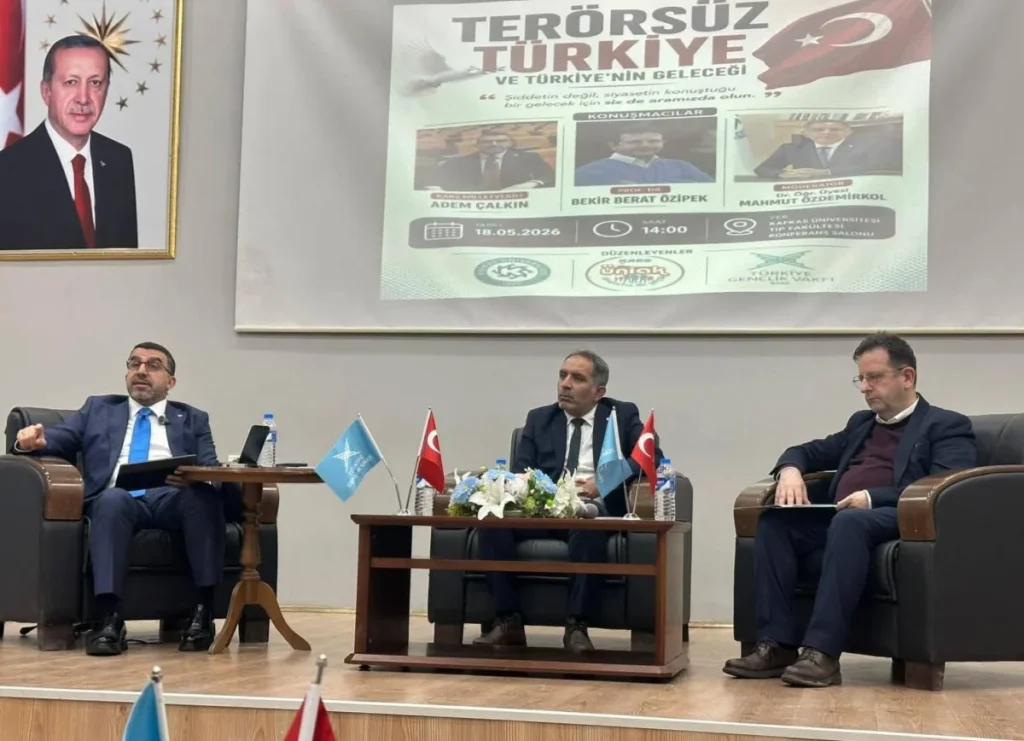 Kafkas Üniversitesi’nde söyleşi: “Terörsüz Türkiye ve Türkiye’nin Geleceği” gençlerle konuşuldu