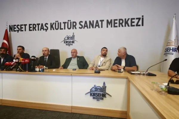 81 ilden gelen 130 gazeteci Kırşehir Belediye Başkanı Ekicioğlu ile buluştu