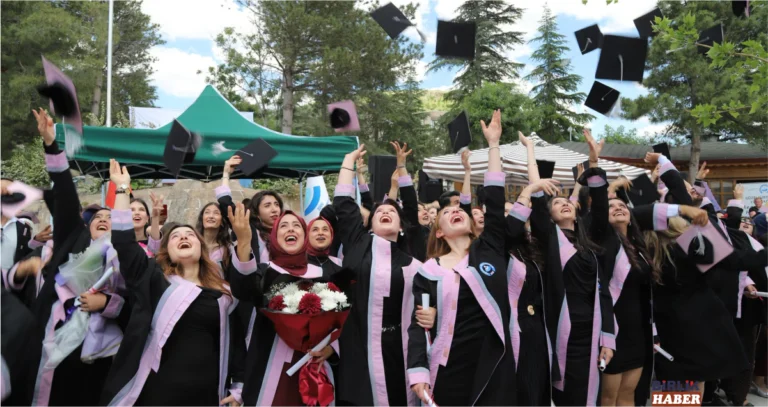 ASÜ Güzelyurt MYO’da mezuniyet coşkusu yaşandı