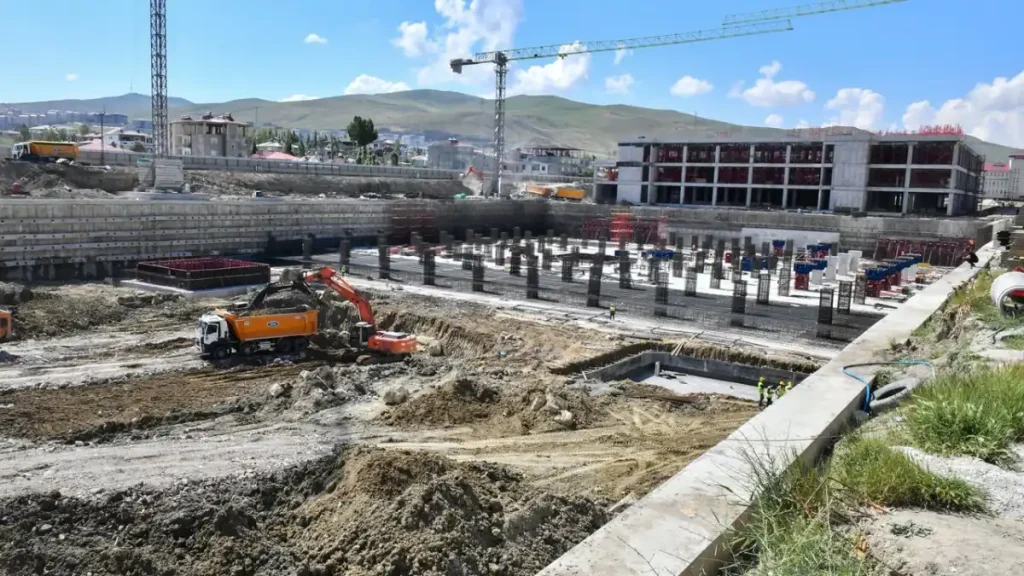 Van’da 800 yataklı hastane için çalışmalar hız kazandı