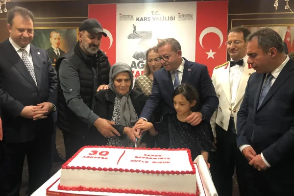 Kars’ta 30 Ağustos Zafer Bayramı kabul töreni düzenlendi