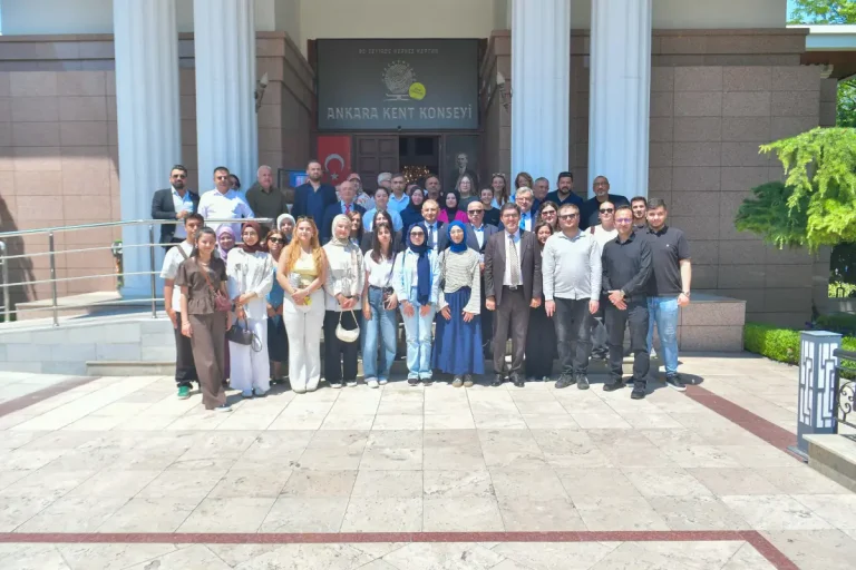 Ankara’daki Optik sektörü AKK’de düzenlenen kahvaltıda buluştu