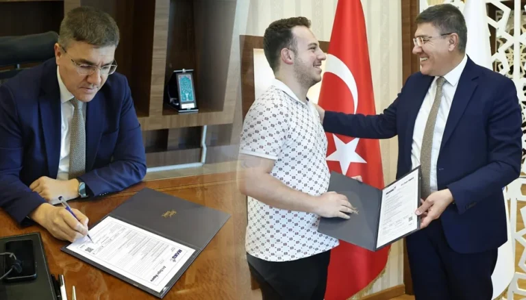 MAKÜ’de sosyal diplomaya ilk ödül Erol Özkır’ın oldu