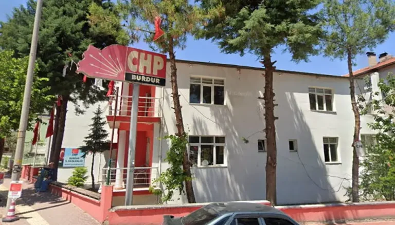 CHP Burdur il teşkilatı fes edildi