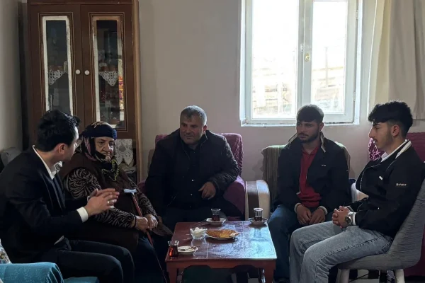 Susuz Kaymakamı Tutal’dan şehit ailesine bayram ziyareti